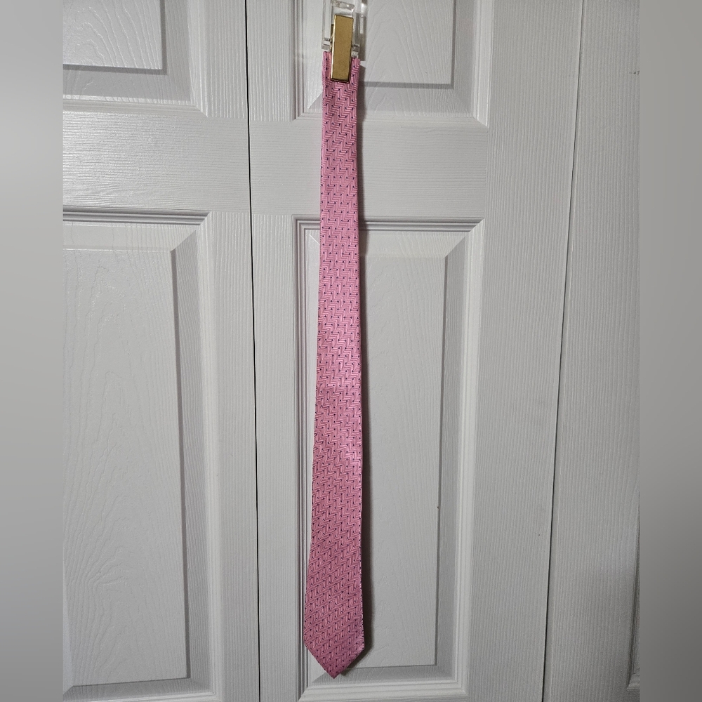 Kailong Pink Men's Tie, Blue Square Accent Design, 58 Inches Long, NWOT - Picture 2 of 8